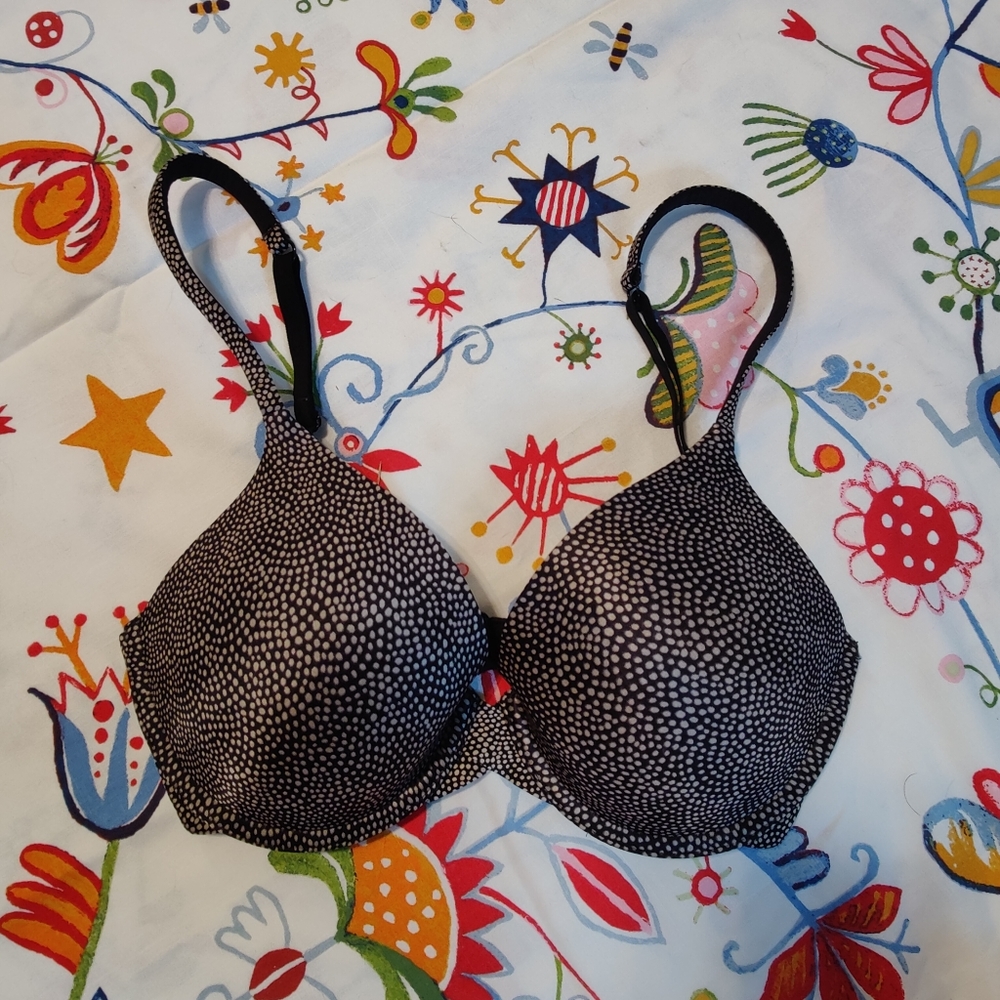 Victoria's Secret bra, 32d